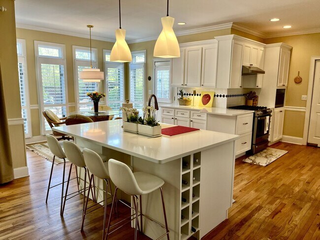 Photo - 4876 Sunbury Rd