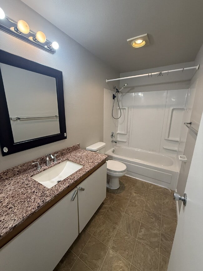 Photo - Updated 2 Bed, 2 Bath with Balcony and Fir... Unidad B303