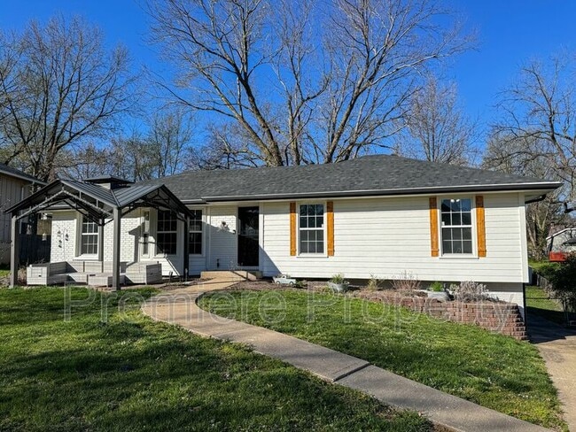 Building Photo - 7012 N Winan Ave Rental