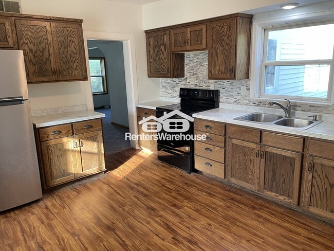 Building Photo - 1320 County Rd A