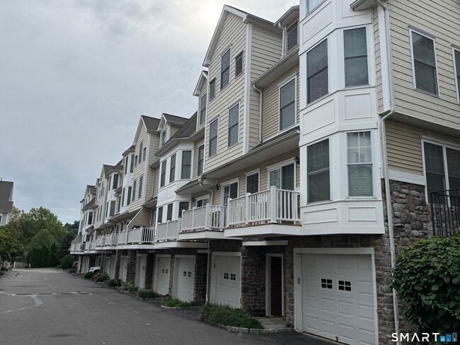 Building Photo - 85 Camp Ave Unit 11B