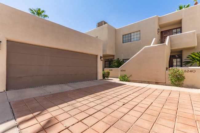Photo - 6238 N 30th Pl Condo