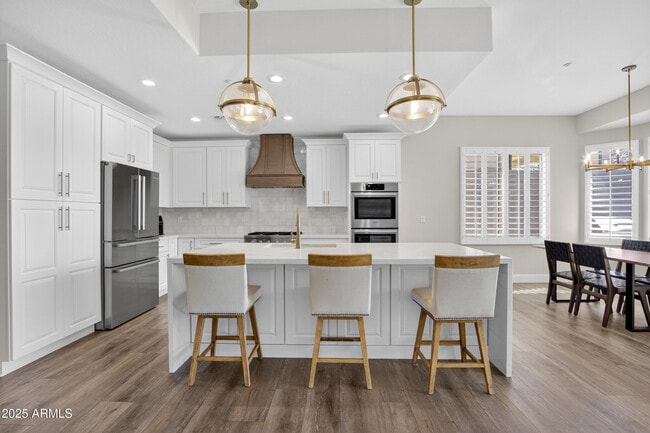 Building Photo - 10587 E Sheena Dr