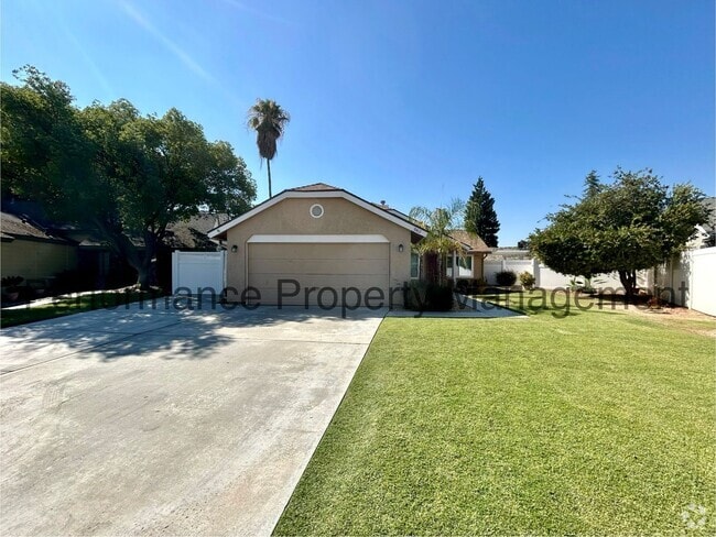 Building Photo - Spacious 4 Bed/3 Bath Home in Campus Park ...