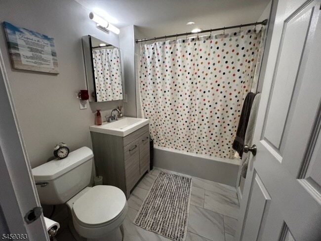Photo - 193 Riveredge Dr