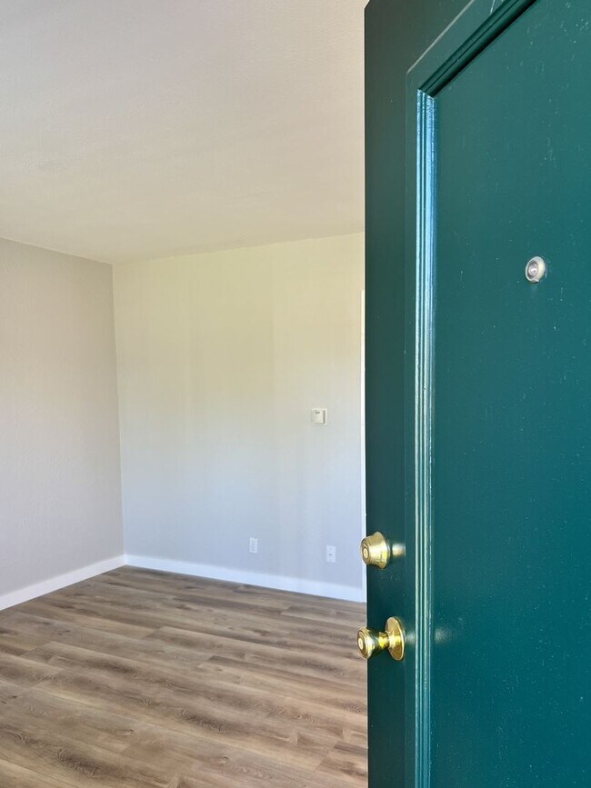 Photo - Pine Street, 1750-1780* Unidad 1780