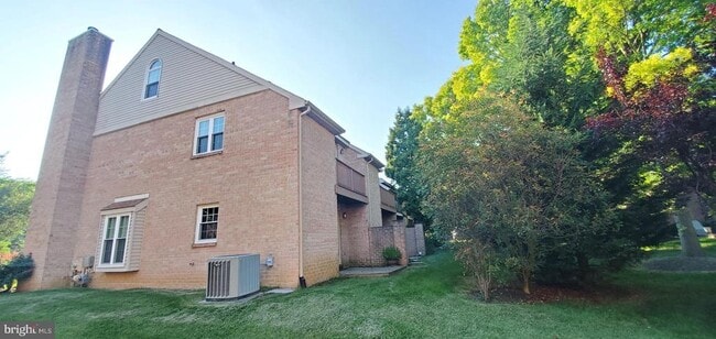 37 Rampart Dr