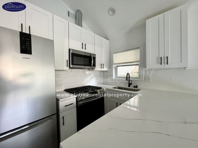 Photo - 982 Grant Terrace SE