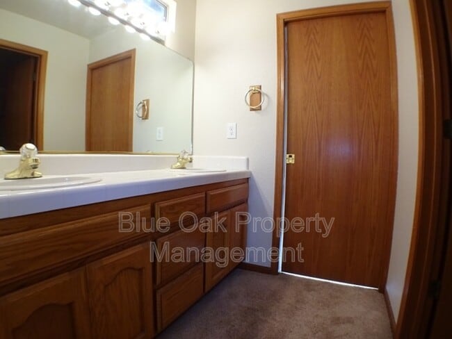 Photo - 1609 W 8th Ave