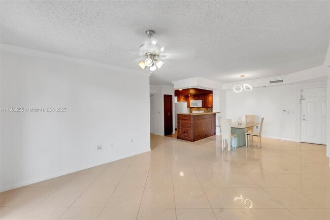 Photo - 1900 Van Buren St Unidad 206B