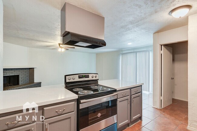 Photo - 3237 Chalmette Ct