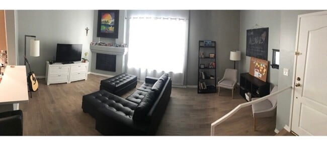 Building Photo - 7033 La Tijera Blvd Unit i101