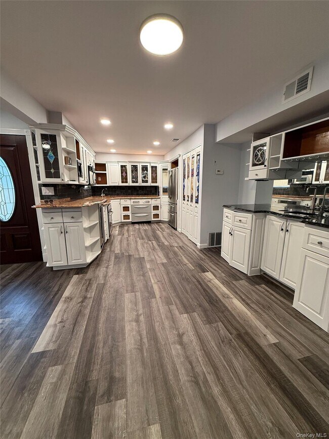 Photo - 253 Feller Dr