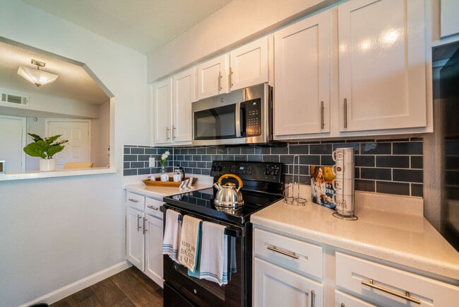 Photo - Waterside Apartments