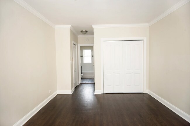 Photo - 3821 N Greenview Ave