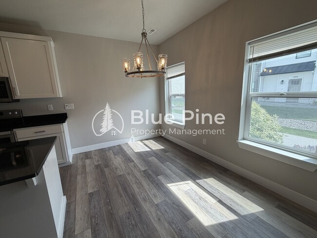Photo - 2890 Sunburst Dr