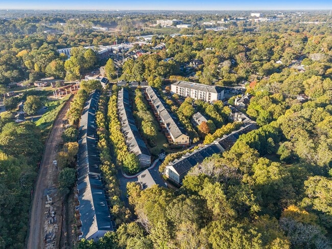 Photo - 740 Province Pl SE