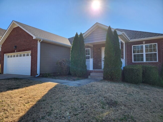 Building Photo - $1650 - 3 Bedroom 2 Bath Ranch Home