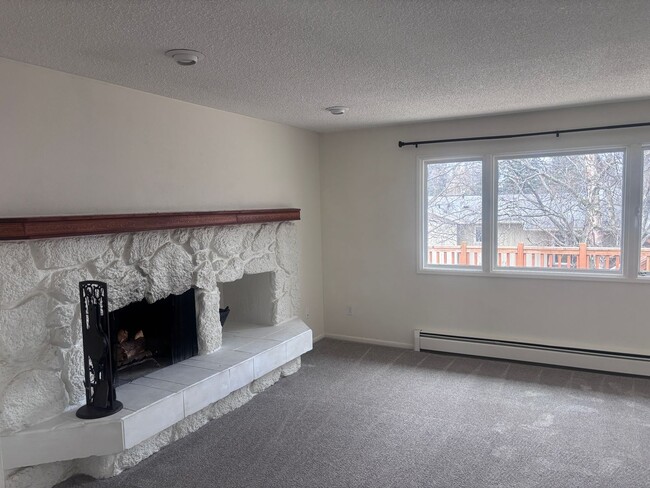 Photo - Beautiful 3 Bed/2 Bath Townhome in South Anchorage!