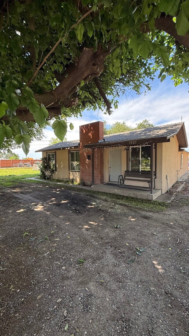 Photo - 3307 Minniear Ave