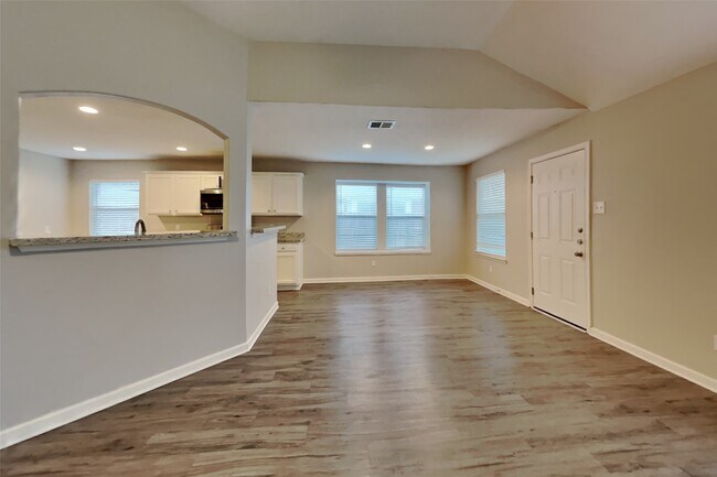 Photo - 8831 Aberdeen Oaks Dr