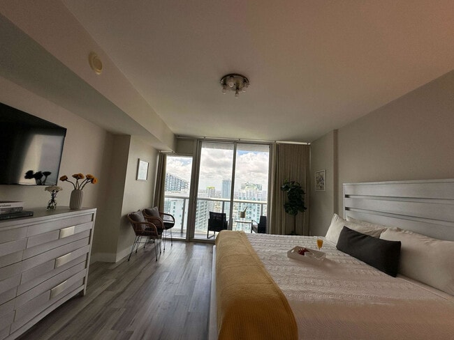 Building Photo - 485 Brickell Ave Rental