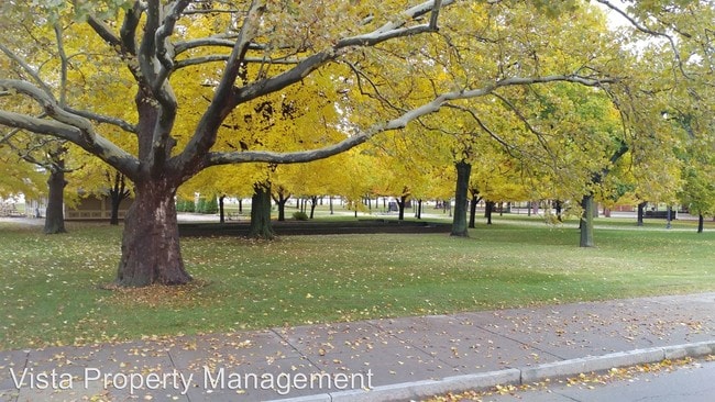 Photo - 1 br, 1 bath Apartment - 4725 Lake Ave