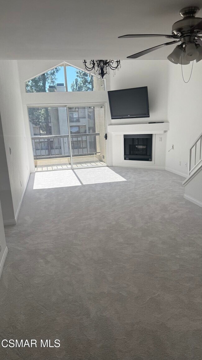 Photo - 5550 Owensmouth Ave