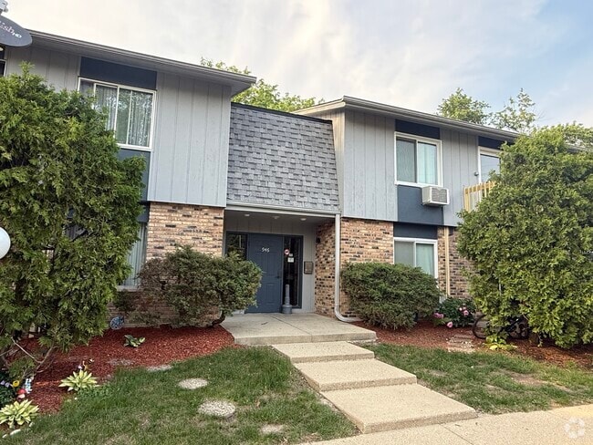Building Photo - 946 E Old Willow Rd Unit 204 Rental