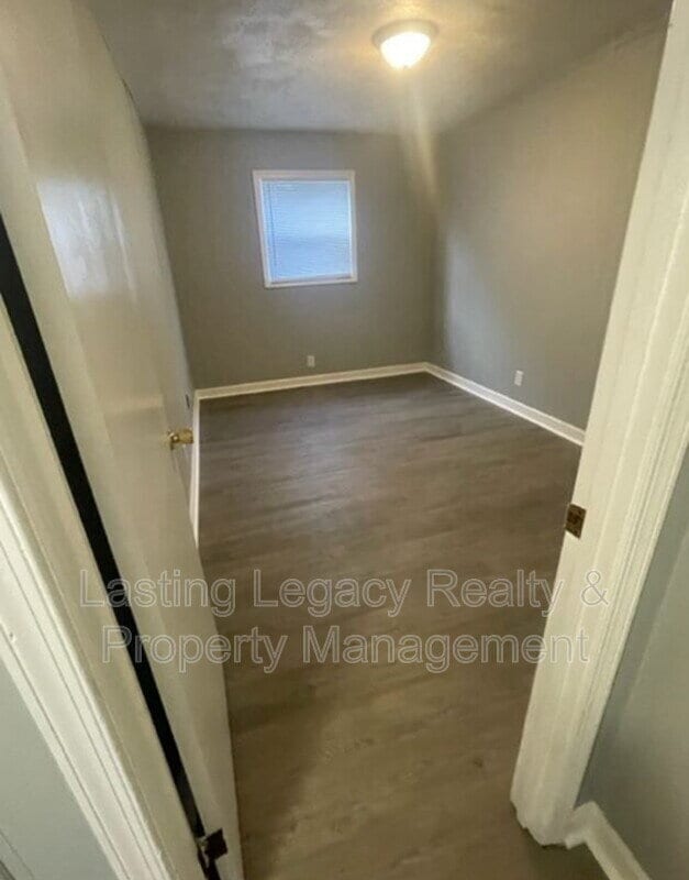" 2-Bedroom Retreat on Conley Street – Your Cozy Home Awaits in Winston Salem!"