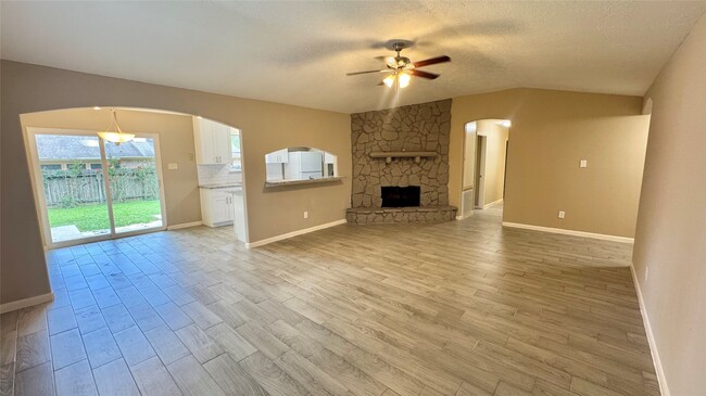 Photo - 3303 Glen Spring Dr