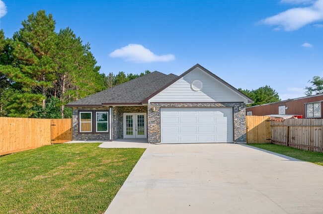 Building Photo - 5121 Rd 3540