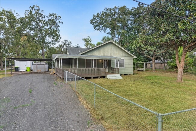 Building Photo - 615 Riveredge Dr