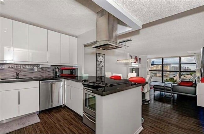 Building Photo - 200 Leslie Dr Unit 926
