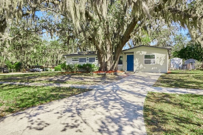 Building Photo - 395 Arora Blvd