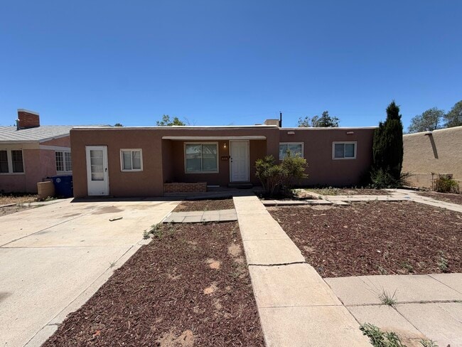 Building Photo - 317 Cagua Dr NE