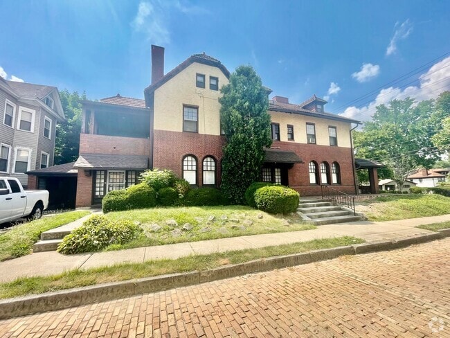 Building Photo - 1939 Crafton Blvd Unit 6 Emerson 3rd floor Rental