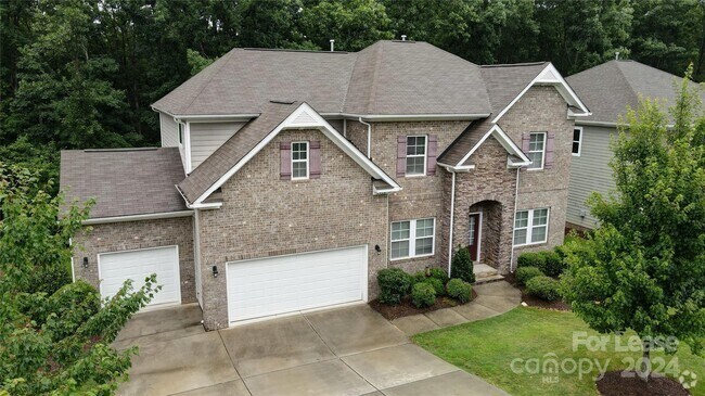 Building Photo - 1912 Madeira Cir Rental