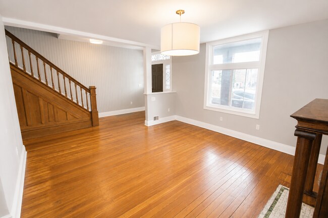Photo - 1723 Realty Ave