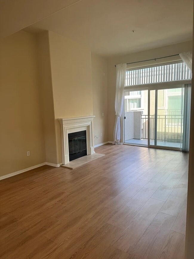 Photo - 4060 Glencoe Ave Unit 407