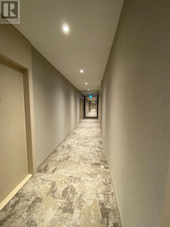 Photo - 2020 Bathurst St Unité 806