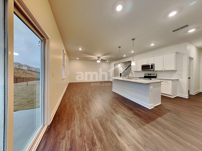 Photo - 560 Smt Vw Ln