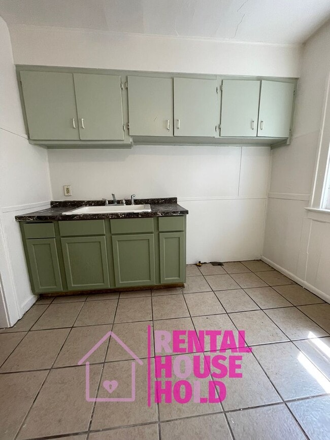 Photo - 2649 Pasadena St Unit 2649