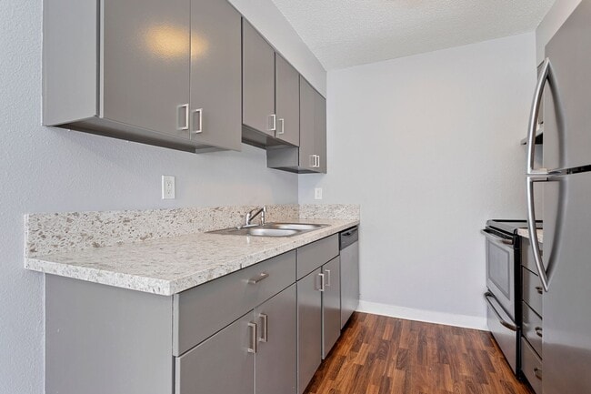 Photo - Gateway Crossing