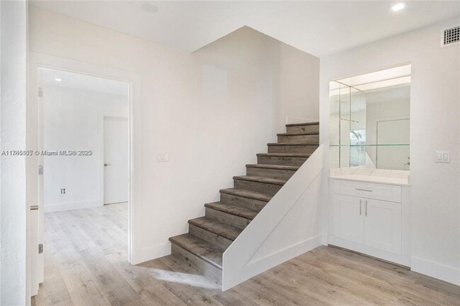 Photo - 726 Jefferson Ave