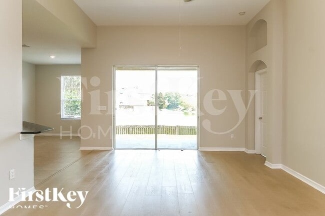 Photo - 5710 Butterfield St
