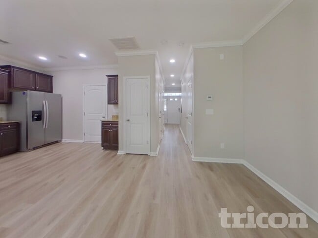 Photo - 653 Dawsons Park Wy