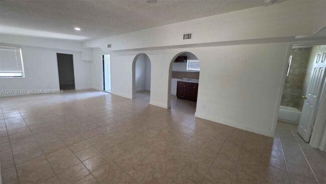 1514 NW 11th Pl
