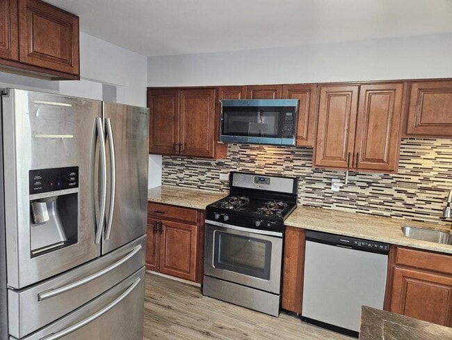 Photo - 1395 Freeland Ave