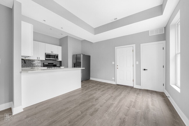 Photo - 1035 N Washtenaw Ave Unit 1